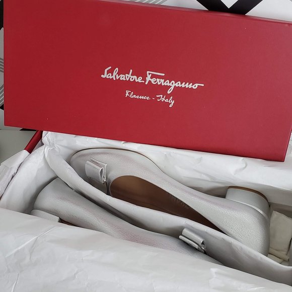 Classy Metallic Leather Kitten Heel Flats - Picture 9 of 10